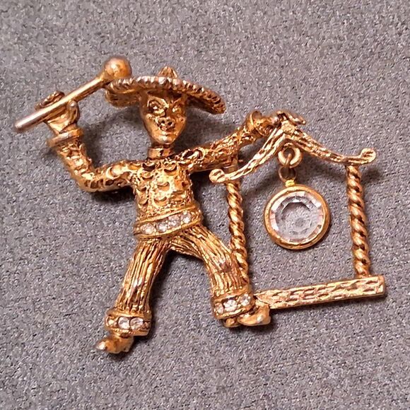 Vintage Asian Man Banging Gong Brooch Pin - Picture 1 of 3